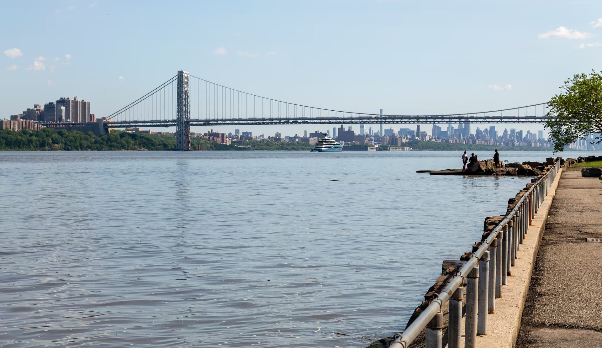George Washington Bridge between Fort Lee, New Jersey and Manhattan, photographed from the Bergen County shoreline, representing Valley Spring Recovery Center's New Jersey addiction treatment service area 20 minutes from the GWB