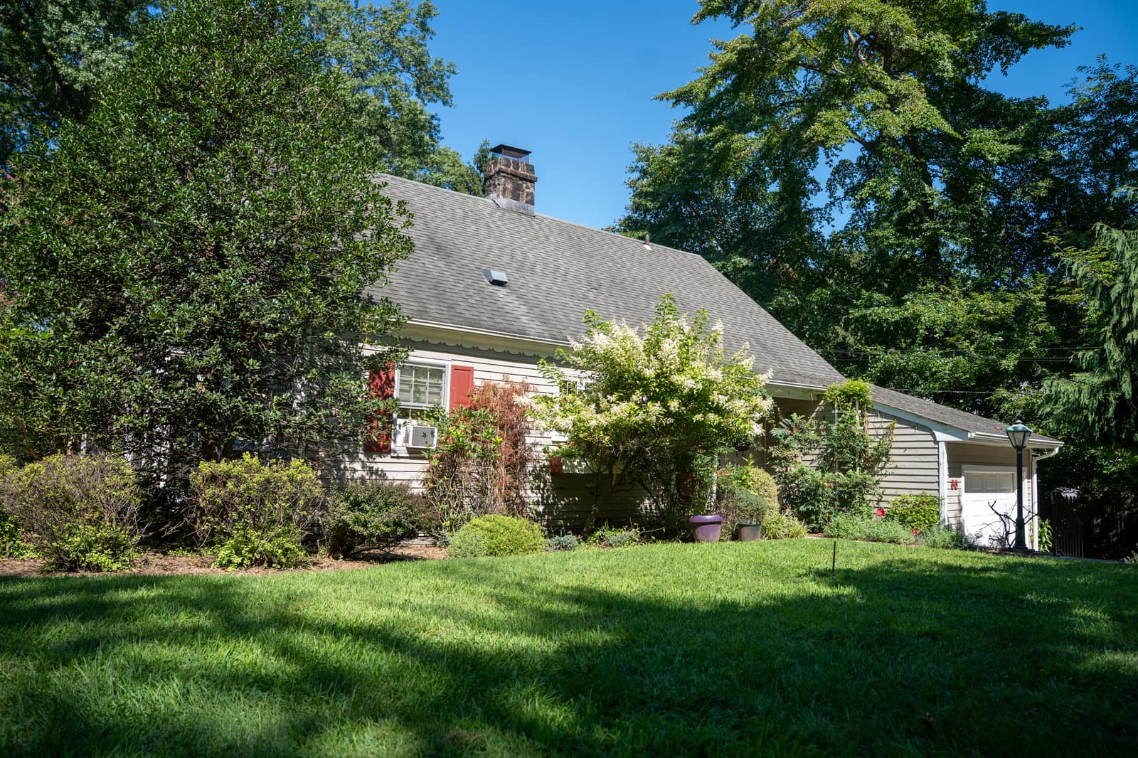 Exterior of a Valley Spring partner sober living home in Closter, New Jersey Exterior of a Valley Spring partner sober living home in Closter, New Jersey