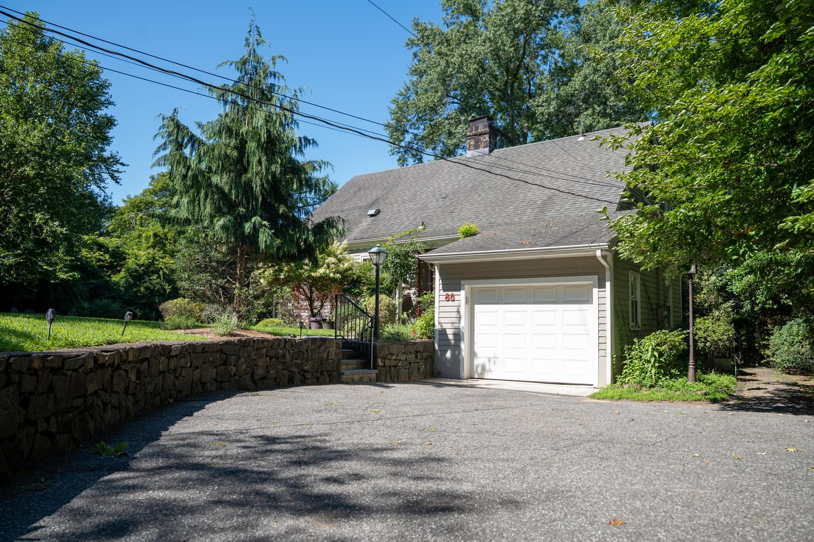 Exterior of a Valley Spring partner sober living home in Closter, New Jersey Exterior of a Valley Spring partner sober living home in Closter, New Jersey