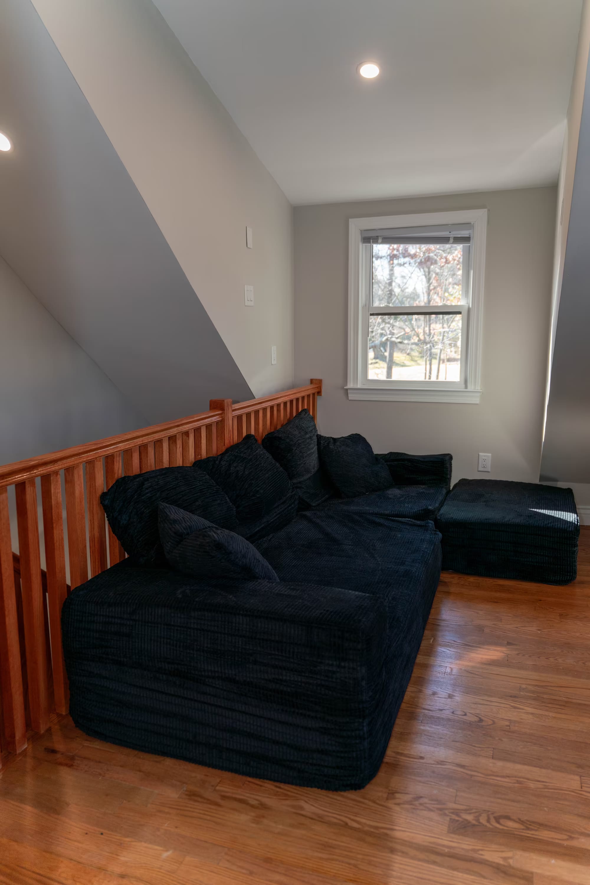 Upstairs lounge seating area in a Valley Spring partner sober living home in New Jersey Upstairs lounge seating area in a Valley Spring partner sober living home in New Jersey